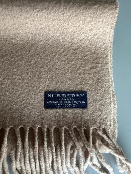 Burberry sjaal kasjmier en wol, Kleding | Dames, Mutsen, Sjaals en Handschoenen, Sjaal, Ophalen of Verzenden