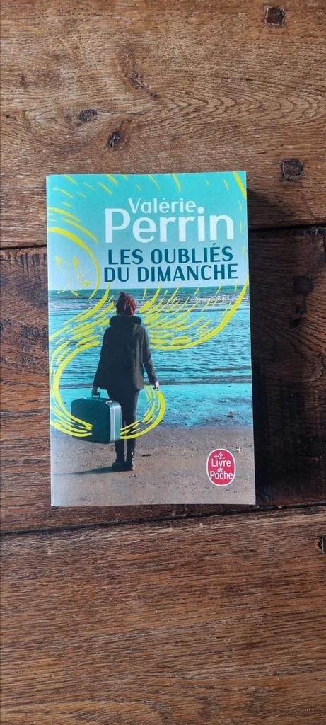 "Les Oubliés du dimanche" de Valérie Perrin, Boeken, Romans, Zo goed als nieuw, Ophalen of Verzenden