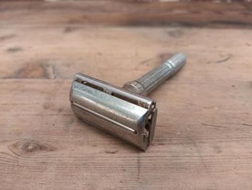 Gilette razor made in USA beschikbaar voor biedingen
