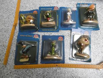   VEEL VAN 14 -- Looney Tunes cijfers uit 2003  beschikbaar voor biedingen