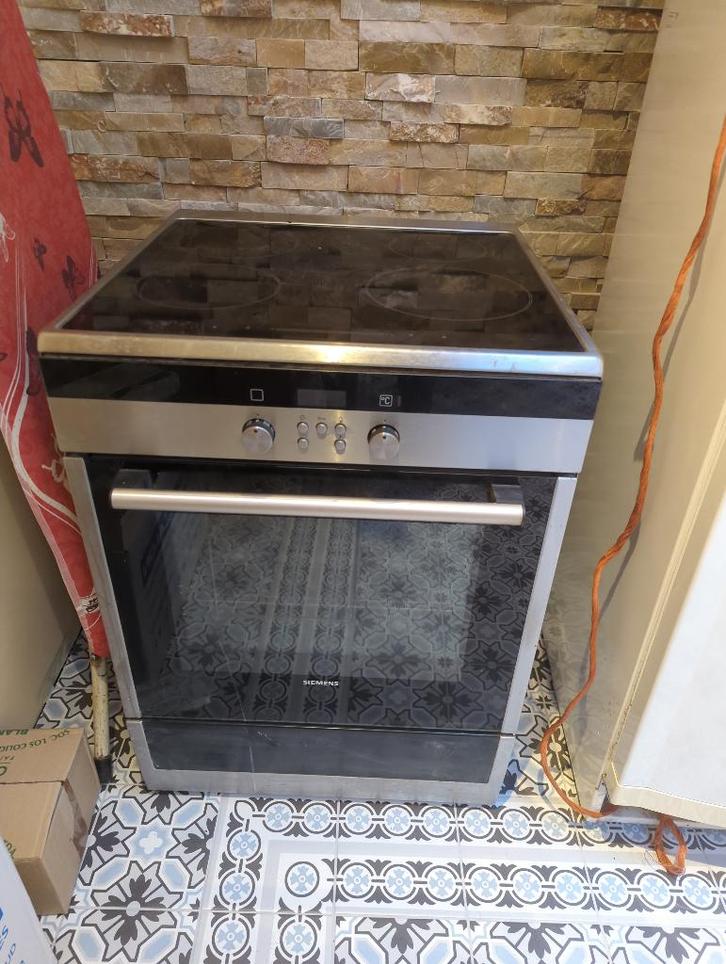 Cuisinière électrique à donner, Electroménager, Cuisinières, Utilisé, À Poser, 85 à 90 cm, 45 à 60 cm, Gril, Air chaud, Enlèvement