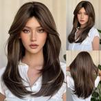 Pruik lang steil haar in laagjes bruin met highlights model, Handtassen en Accessoires, Verzenden, Nieuw, Pruik of Haarverlenging