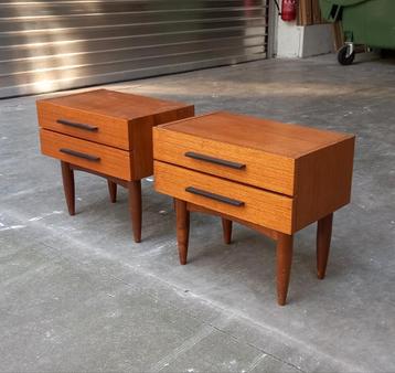 Tables de chevets Scandinave Vintage années 60's en Teck  beschikbaar voor biedingen