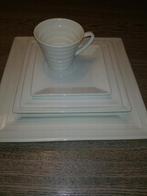 Eetservies en Koffieservies - Extra sterk en sober, Huis en Inrichting, Keuken | Servies, Ophalen, Zo goed als nieuw, Effen, Compleet servies