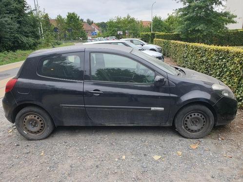 renault clio, Auto's, Renault, Particulier, Clio, Benzine, Euro 5, Stadsauto, 3 deurs, Handgeschakeld, Zwart, Zwart, Stof, Voorwielaandrijving