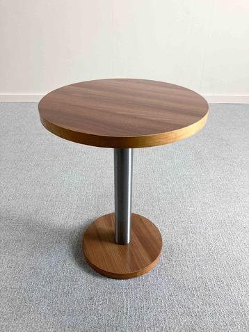 Kantinetafel beschikbaar voor biedingen