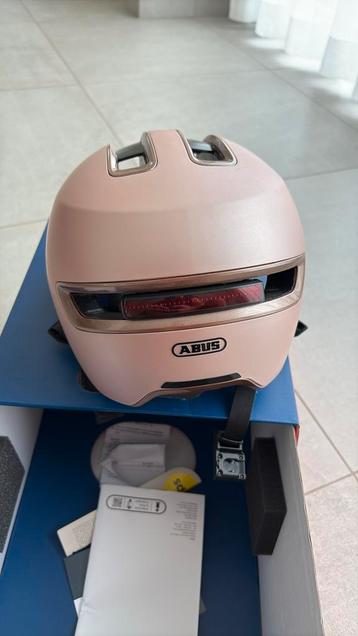NIEUW: Abus HUD Y campagne gold fietshelm met lamp beschikbaar voor biedingen
