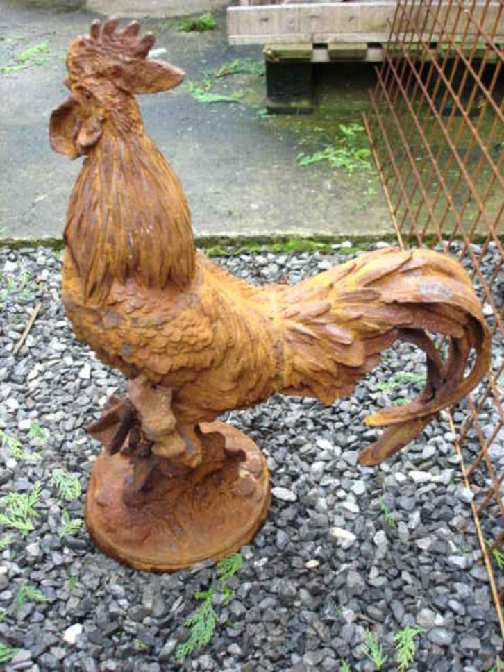 Standbeeld van een haan in reliëf in roestig gietijzer, Tuin en Terras, Tuinbeelden, Nieuw, Dierenbeeld, Metaal, Ophalen