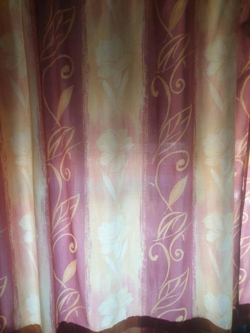 Te koop dringend wegens verhuizing !!, Huis en Inrichting, Stoffering | Gordijnen en Lamellen, Zo goed als nieuw, 100 tot 150 cm