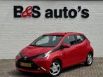 Toyota Aygo 1.0 VVT-i x-play Airco Achteruitrijcamera Multim, Autos, Toyota, Rouge, Achat, Entreprise, Boîte manuelle