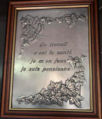 Plaque d’étain « humoristique » encadrée  disponible aux enchères