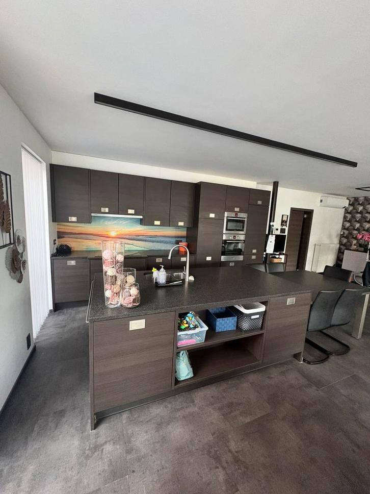 Keuken compleet met toestellen, Huis en Inrichting, Keuken | Complete keukens, Zo goed als nieuw, Overige typen, Bruin, Graniet of Steen