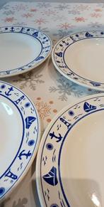 borden zwaar keramiek wit met blauwe zee figuren, Bord(en), Keramiek, Overige stijlen, Ophalen of Verzenden
