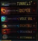 Tunnels - Roderick Gordon & Brian Williams - THB - 6x - SC, Boeken, Ophalen of Verzenden, Gelezen