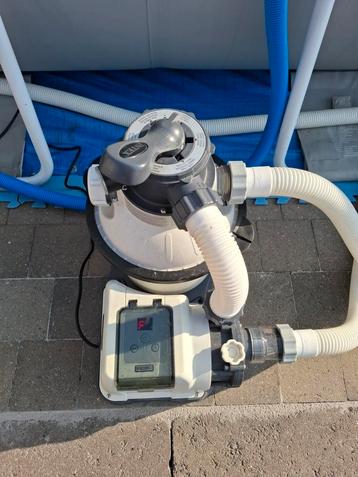 Zandfilterpomp aangekocht in 2023 beschikbaar voor biedingen