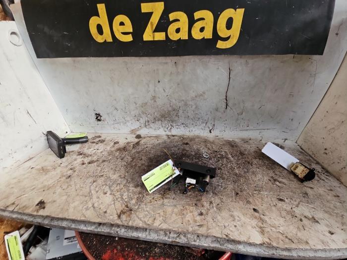 USB stekker van een Kia Rio, Auto-onderdelen, Elektronica en Kabels, Kia, Gebruikt, 3 maanden garantie, Ophalen of Verzenden