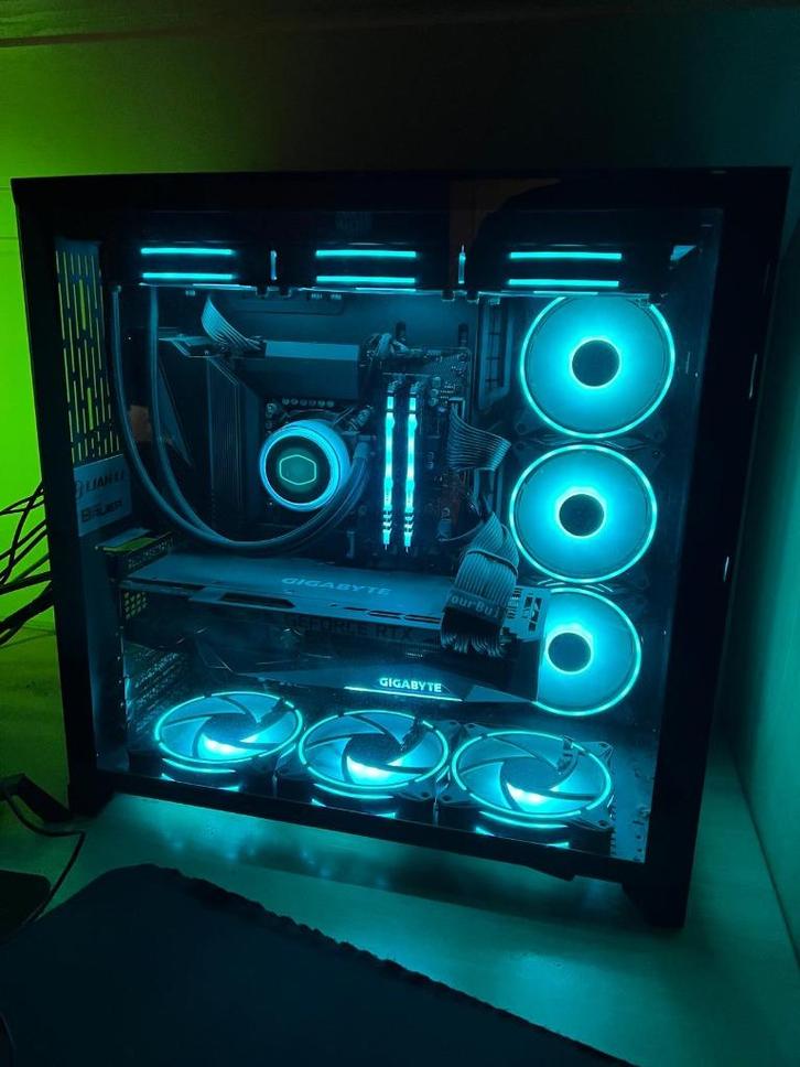 Intel i9 supercleane gaming PC RGB, Games en Spelcomputers, Games | Pc, Gebruikt, 3 spelers of meer, Vanaf 3 jaar, Online, Ophalen