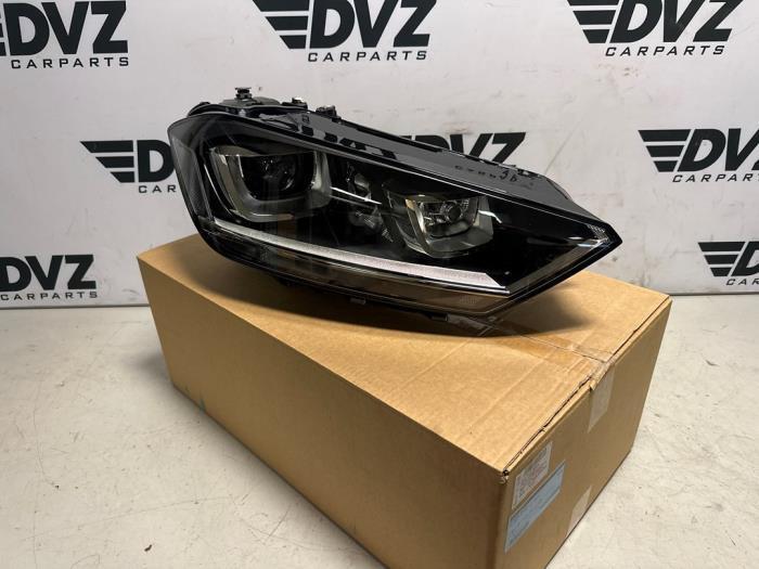 Koplamp rechts van een Volkswagen Golf Sportsvan, Auto-onderdelen, Verlichting, Volkswagen, Nieuw, Ophalen of Verzenden