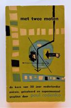 Met twee maten, De kern van vijftig jaar Nederlandse poëzie, Boeken, Gelezen, Ophalen of Verzenden, Paul Rodenko, Meerdere auteurs