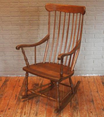 Comfortabele Schommelstoel Uit Massief Hout / Jaren 60 beschikbaar voor biedingen
