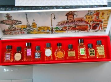 Ancien coffret Parfums de France Parfums Charrier disponible aux enchères