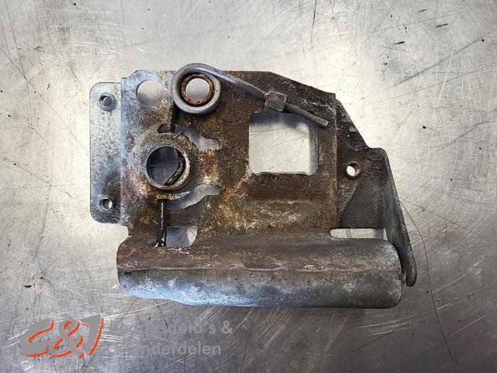 Slotmechaniek Motorkap van een Iveco New Daily, Auto-onderdelen, Carrosserie, Overige automerken, Gebruikt, 3 maanden garantie