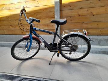 Jongensfiets beschikbaar voor biedingen