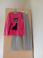 Roze pyjama met kat maat 134/140, zeer goede staat, Ophalen of Verzenden, Zo goed als nieuw, Meisje, Nacht- of Onderkleding