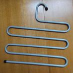 2 metalen hangers voor 5 broeken, Kleding | Dames, Ophalen of Verzenden, Metaal