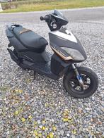 2takt 50cc scooter start en rijd 50 a 60 per uur geen papier, Fietsen en Brommers, Ophalen of Verzenden