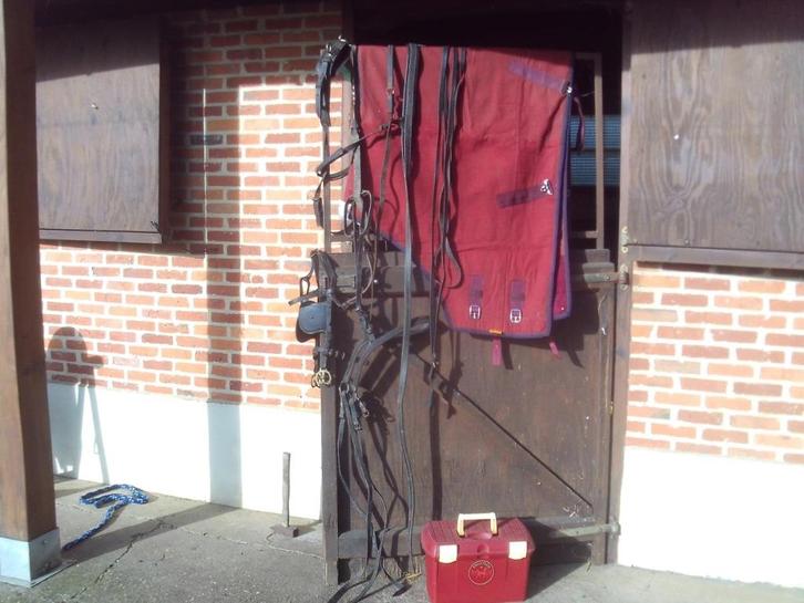 inspantuig voor  b pony , deken en poetsbox, Dieren en Toebehoren, Paarden en Pony's | Hoofdstellen en Tuigage, Gebruikt, Recreatie