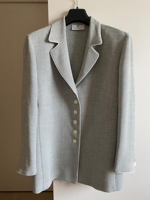 2 delig lichtgrijs  ensemble van Frankenwalder ta 44, Kleding | Dames, Jasjes, Kostuums en Pakken, Zo goed als nieuw, Kostuum of Pak