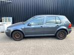 Volkswagen Golf IV met defecte motor, Auto's, Voorwielaandrijving, Stof, Zwart, 4 cilinders