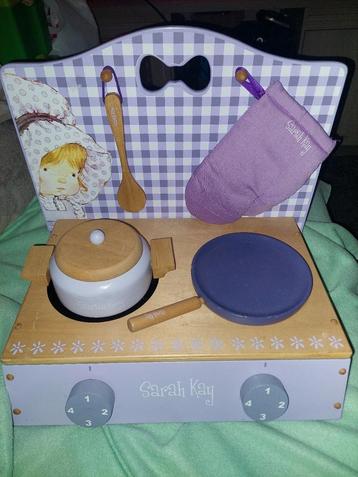 Houten keuken met accessoires Sarah Kay beschikbaar voor biedingen