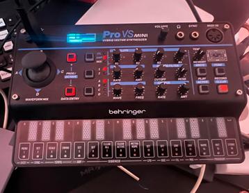 Behringer Pro VS MINI synthesizer beschikbaar voor biedingen