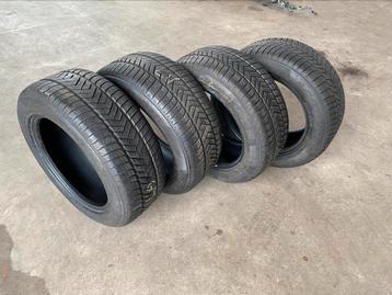 Nouveaux pneus d'hiver Pirelli 265/55R19 de 6 mm
