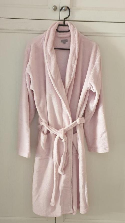 PEIGNOIR IN FLEECE MET PLUCHETOUCH -KLEUR ROOS - LANGE MOUWE, Kleding | Dames, Homewear, Nieuw, Maat 38/40 (M), Roze, Verzenden