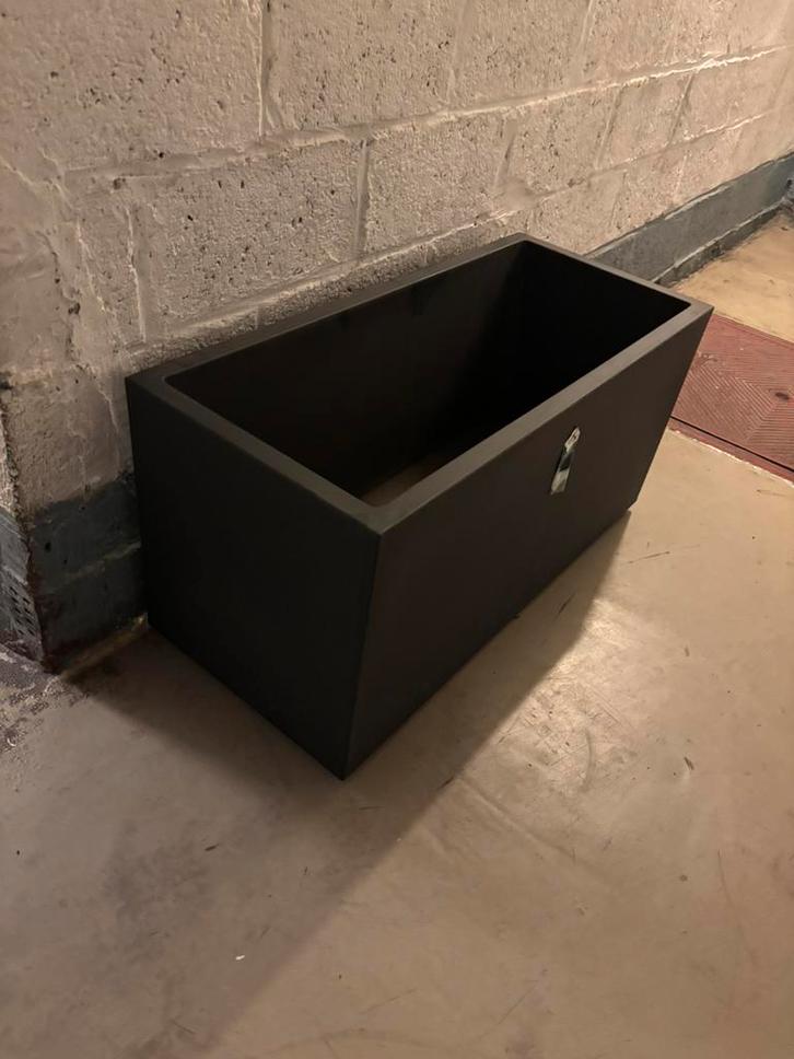 45€/bac Bac à fleurs plantes jardiniere Elho vivo mat finish, Jardin & Terrasse, Bacs à fleurs & Jardinières, Comme neuf, Intérieur