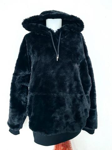 Capuchon met fleece van imitatiebont XL beschikbaar voor biedingen