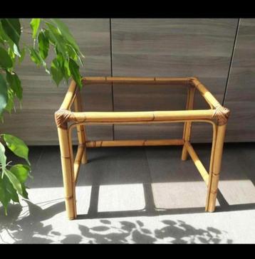 Vintage bamboe tafel 🐼 beschikbaar voor biedingen