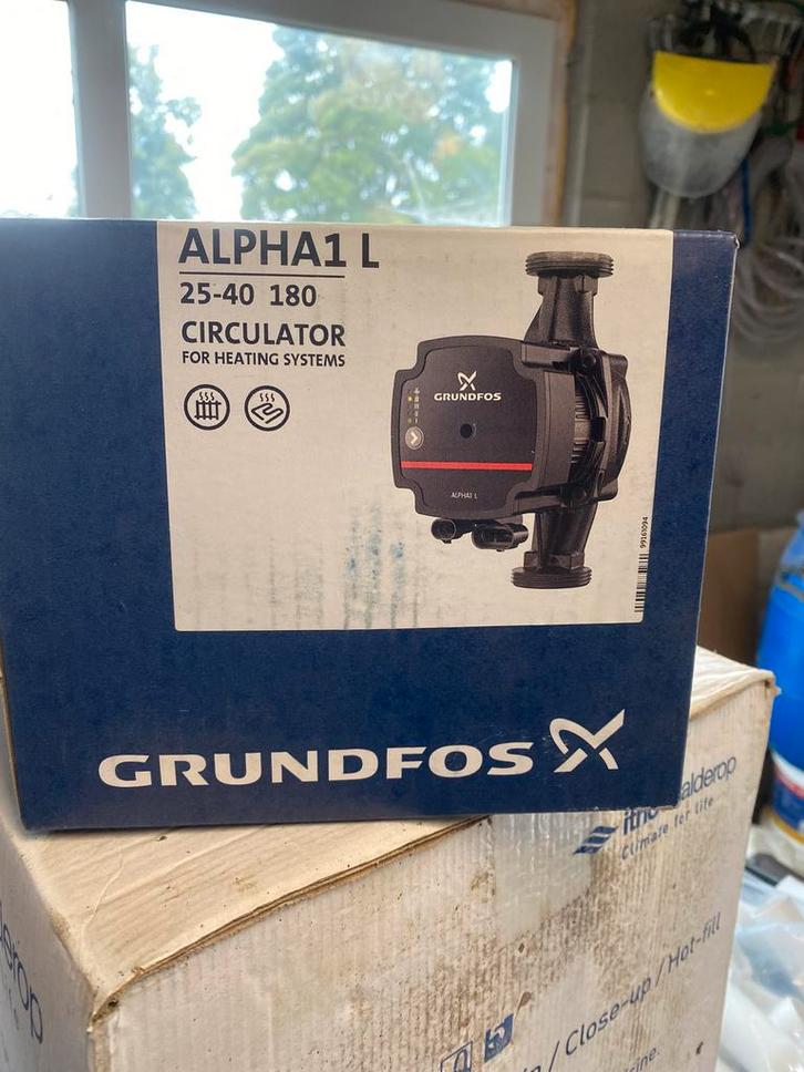 Nieuw!!! Grundfos Alpha1 L 25-40 180mm Circulatiepomp, Doe-het-zelf en Bouw, Sanitair, Nieuw, Ophalen