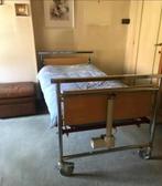 Ziekenhuis bed, Diversen, Verpleegmiddelen, Ophalen, Zo goed als nieuw