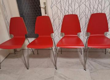 Mooie toffe rode stoelen  een koopje beschikbaar voor biedingen