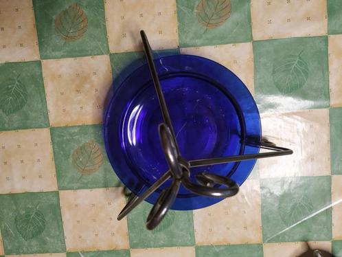 staander met glazen schaal dia 20cm in blauw sierglas, Huis en Inrichting, Woonaccessoires | Schalen en Manden, Schaal, Ophalen of Verzenden