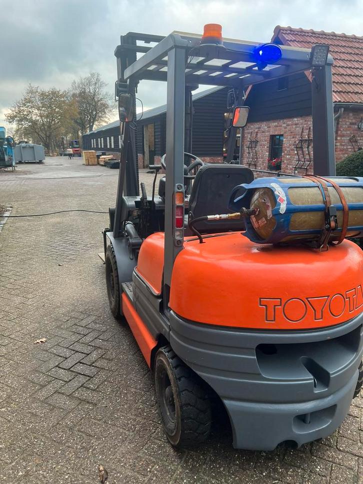 Toyota 2,5 ton (lpg), Zakelijke goederen, Machines en Bouw | Heftrucks en Intern transport, LPG, 2000 tot 3000 kg, Ophalen