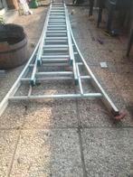 Grote drietrapsladder met stabiliserende voet, Doe-het-zelf en Bouw, Ladders en Trappen, Ophalen, Zo goed als nieuw, Ladder