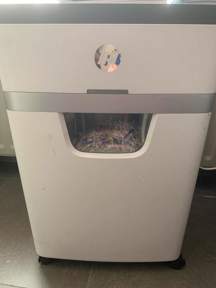 Papiervernietiger HP OneShred 18CC, Zakelijke goederen, Kantoor en Winkelinrichting | Apparatuur en Telecommunicatie, Papiervernietiger
