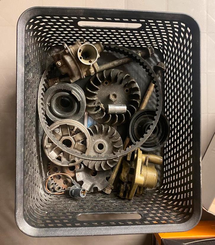 Onderdelen Piaggio scooter (bouwjaar 2001), Fietsen en Brommers, Brommeronderdelen | Scooters, Gebruikt, Piaggio, Carburateur