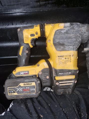 Dewalt Boormachine met batterij beschikbaar voor biedingen