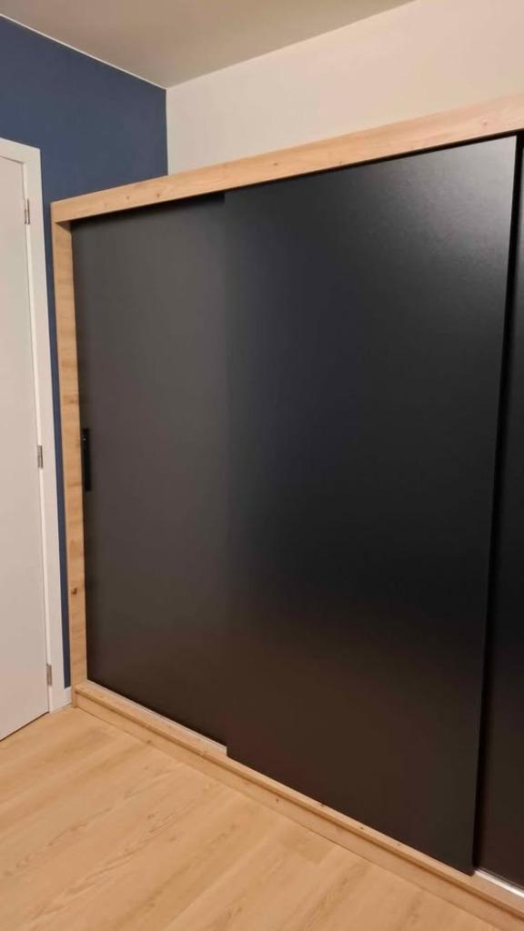 Luxor zwarte kledingkast 250cm - Meubella, Huis en Inrichting, Kasten | Lockerkasten, Zo goed als nieuw, Ophalen